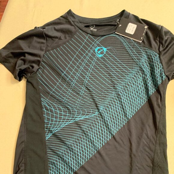 Sports Dri Unique T-Shirt for Young Boys-Size Large - Picture 1 of 5